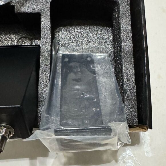 FROKET IEM810 PRO UHF Mono Wireless in Ear Monitor System 1 Body Pack - Picture 8 of 10